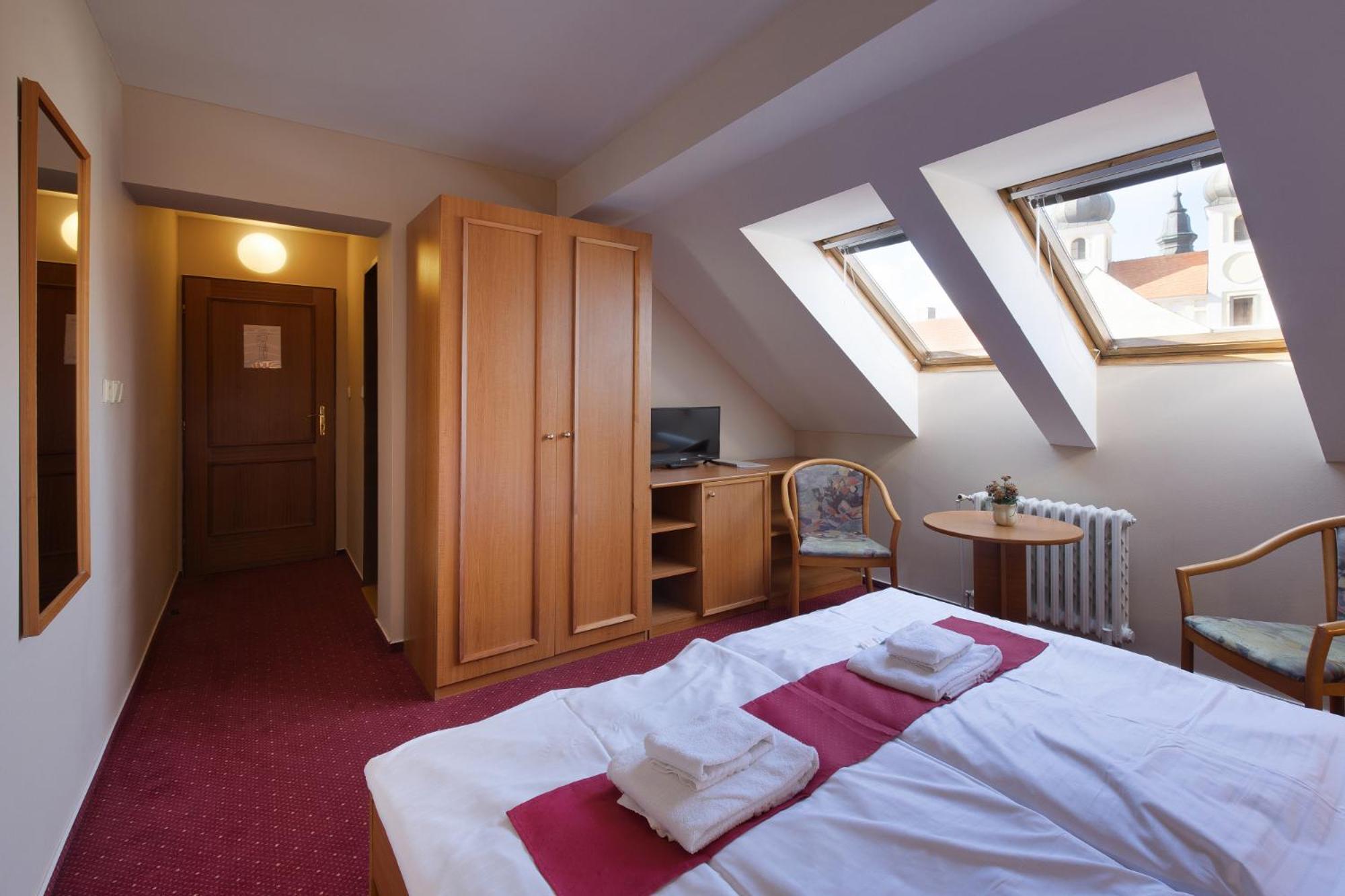 Hotel U Cerneho Orla 텔치 외부 사진