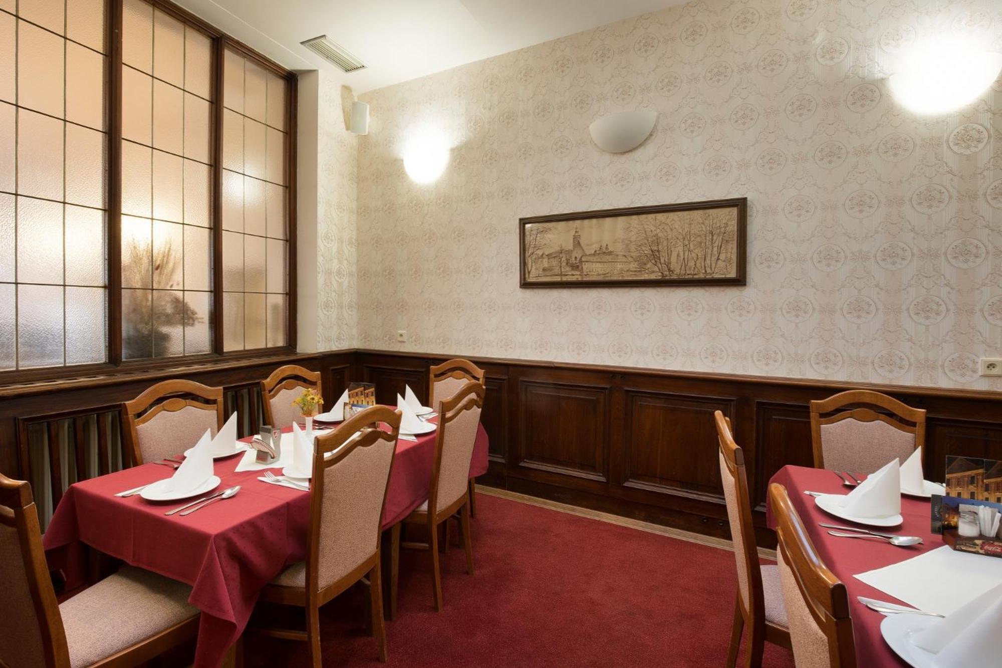 Hotel U Cerneho Orla 텔치 외부 사진