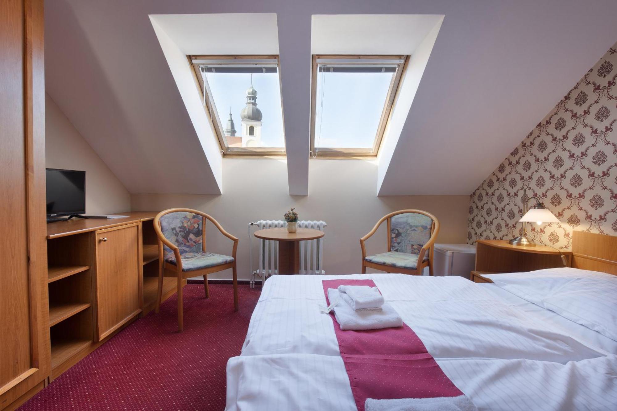 Hotel U Cerneho Orla 텔치 외부 사진
