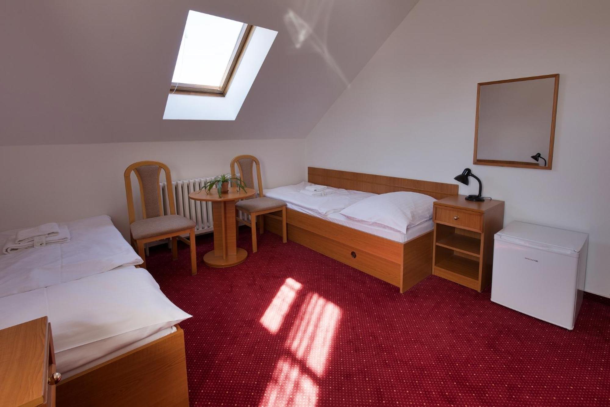Hotel U Cerneho Orla 텔치 외부 사진